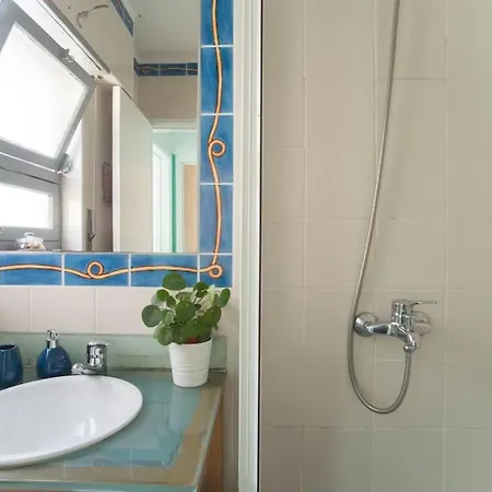 Bed & Breakfast Lisbon Waves Surf Almada