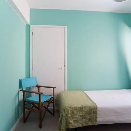 Lisbon Waves Surf Bed & Breakfast Almada