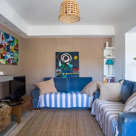 Lisbon Waves Surf Bed & Breakfast