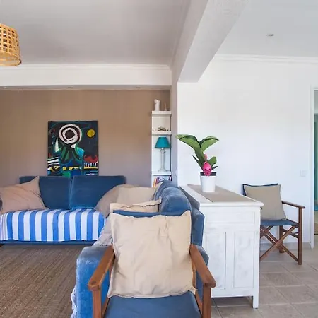 Lisbon Waves Surf Bed & Breakfast