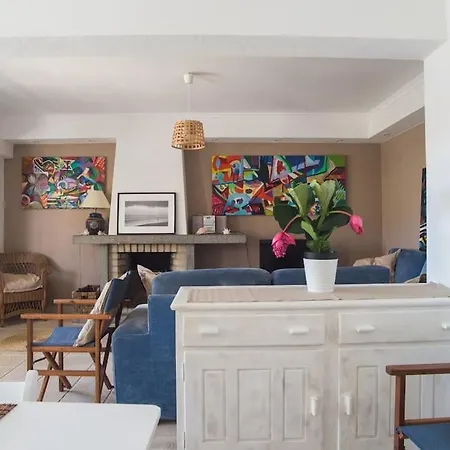 Lisbon Waves Surf Bed & Breakfast Almada