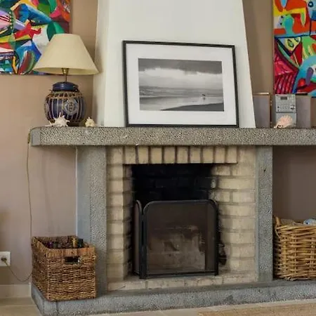 Lisbon Waves Surf Bed & Breakfast