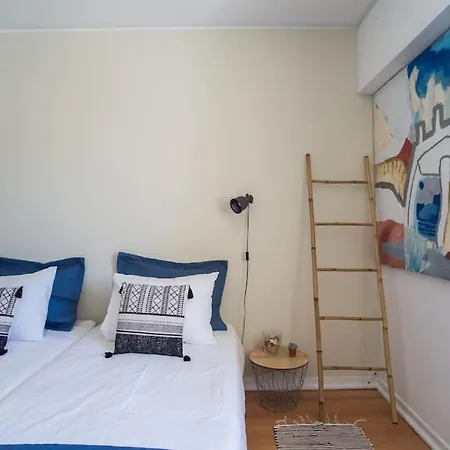 Lisbon Waves Surf * Almada