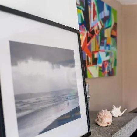 Bed & Breakfast Lisbon Waves Surf *