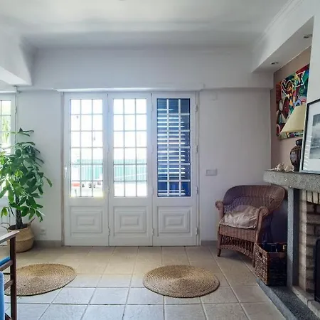 Lisbon Waves Surf Bed & Breakfast