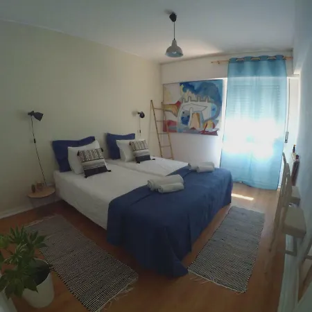 Lisbon Waves Surf Bed & Breakfast