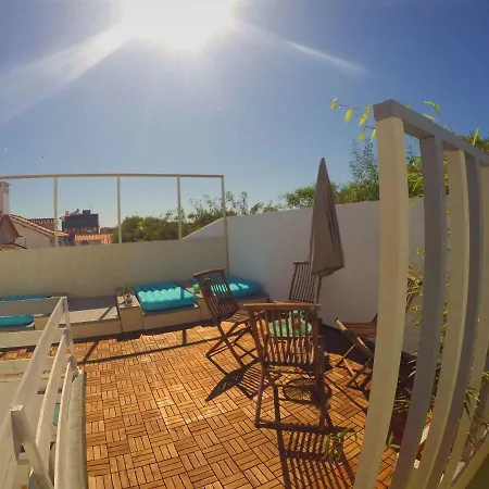 Lisbon Waves Surf Bed & Breakfast Almada