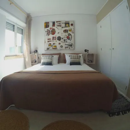 Lisbon Waves Surf Bed & Breakfast Almada