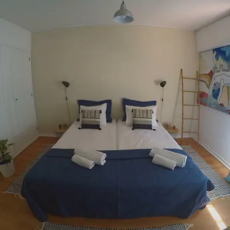 Lisbon Waves Surf Bed & Breakfast Almada