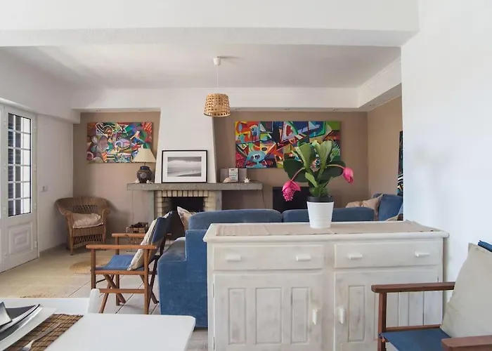 Lisbon Waves Surf Bed and breakfast Almada