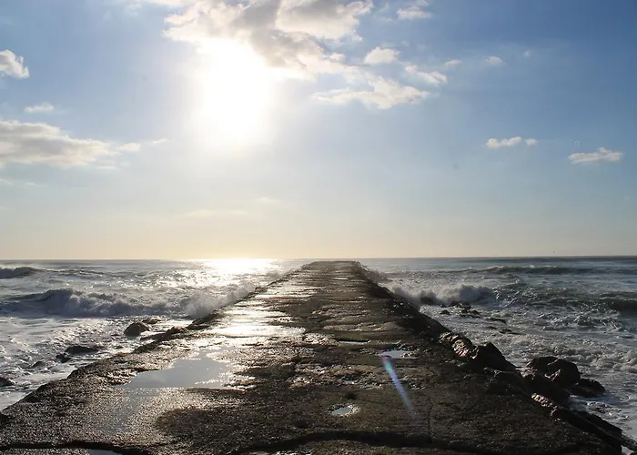 Lisbon Waves Surf * Almada