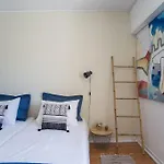 Lisbon Waves Surf * Αλμάδα