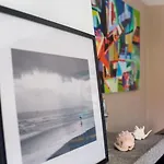 Bed and Breakfast Lisbon Waves Surf *