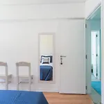 Lisbon Waves Surf Bed and Breakfast