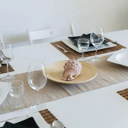 Lisbon Waves Surf * Almada