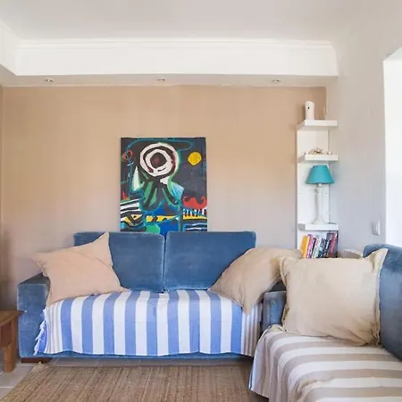 Lisbon Waves Surf Couette-café *