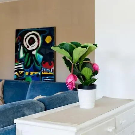 Lisbon Waves Surf * Almada