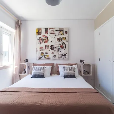 Lisbon Waves Surf * Almada