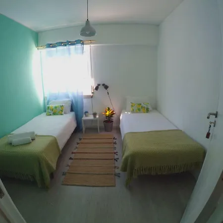 Lisbon Waves Surf * Almada