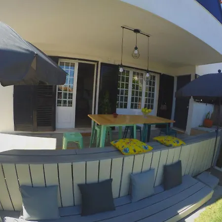 Lisbon Waves Surf Panzió *