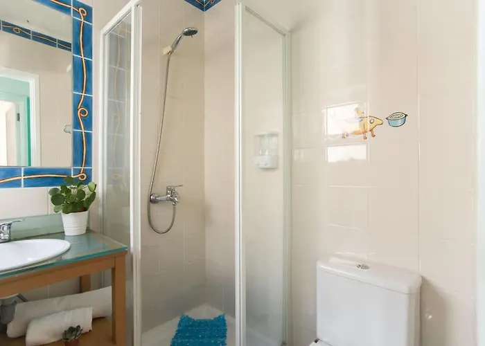 Bed & Breakfast Lisbon Waves Surf *