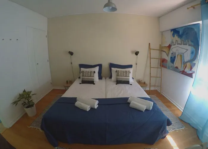 Lisbon Waves Surf Bed & Breakfast Almada